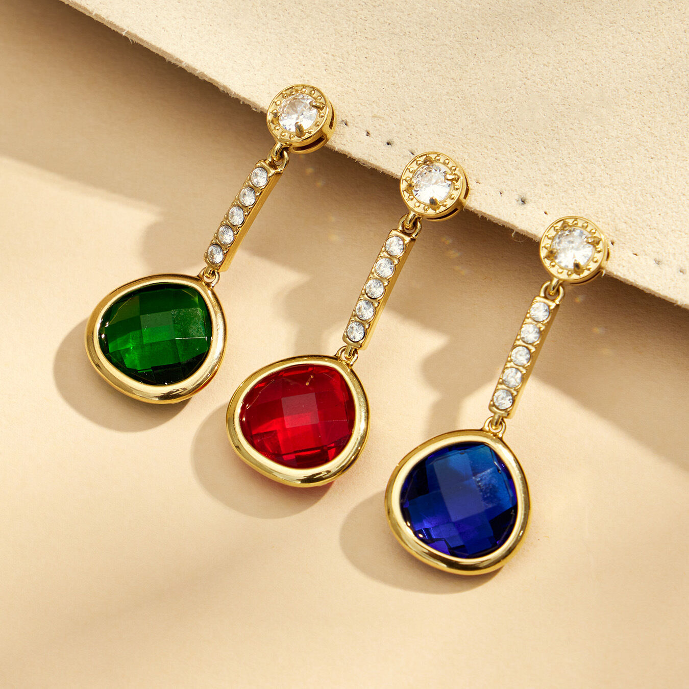 Luxuriöse, Schlichte Ohrhänger Aus Edelstahl In Goldfarbe Mit Zirkonglas Für Damen