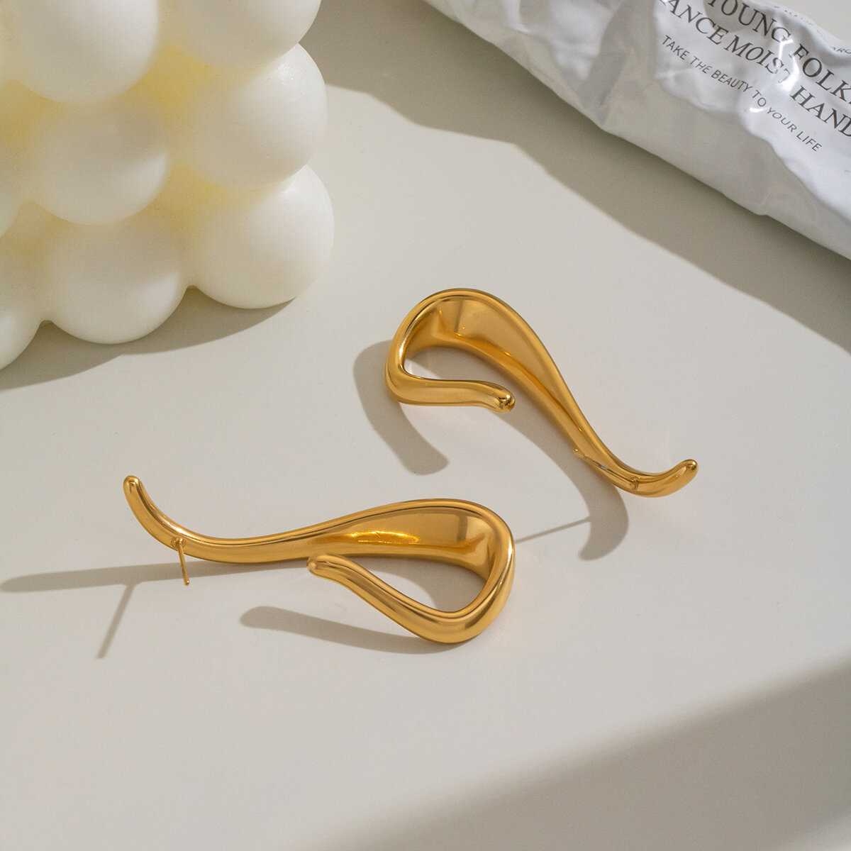 U-Förmige, Wasserdichte Ohrstecker Aus Edelstahl In Goldfarbe Für Damen h5 Bild5
