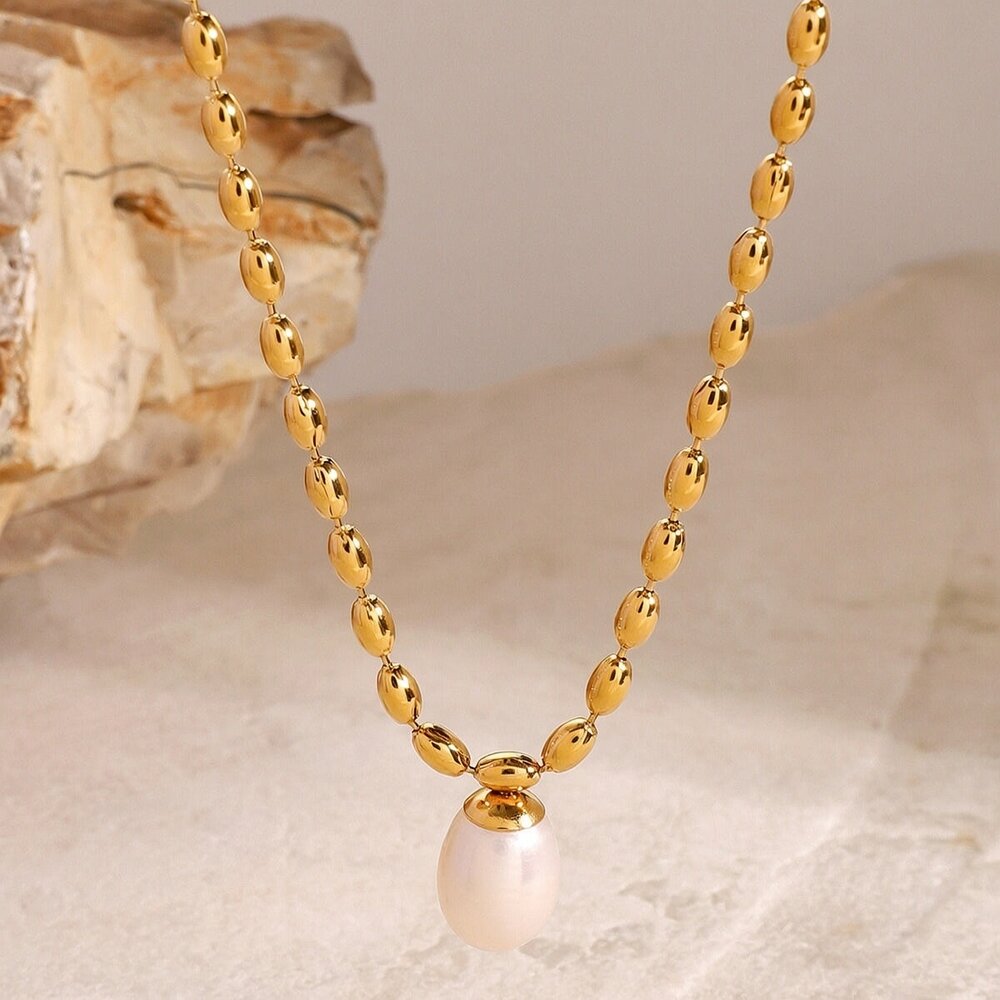1 Piece Classic Series Retro Beads Stainless Steel Gold Plated Artificial Pearl Women Pendant Necklaces