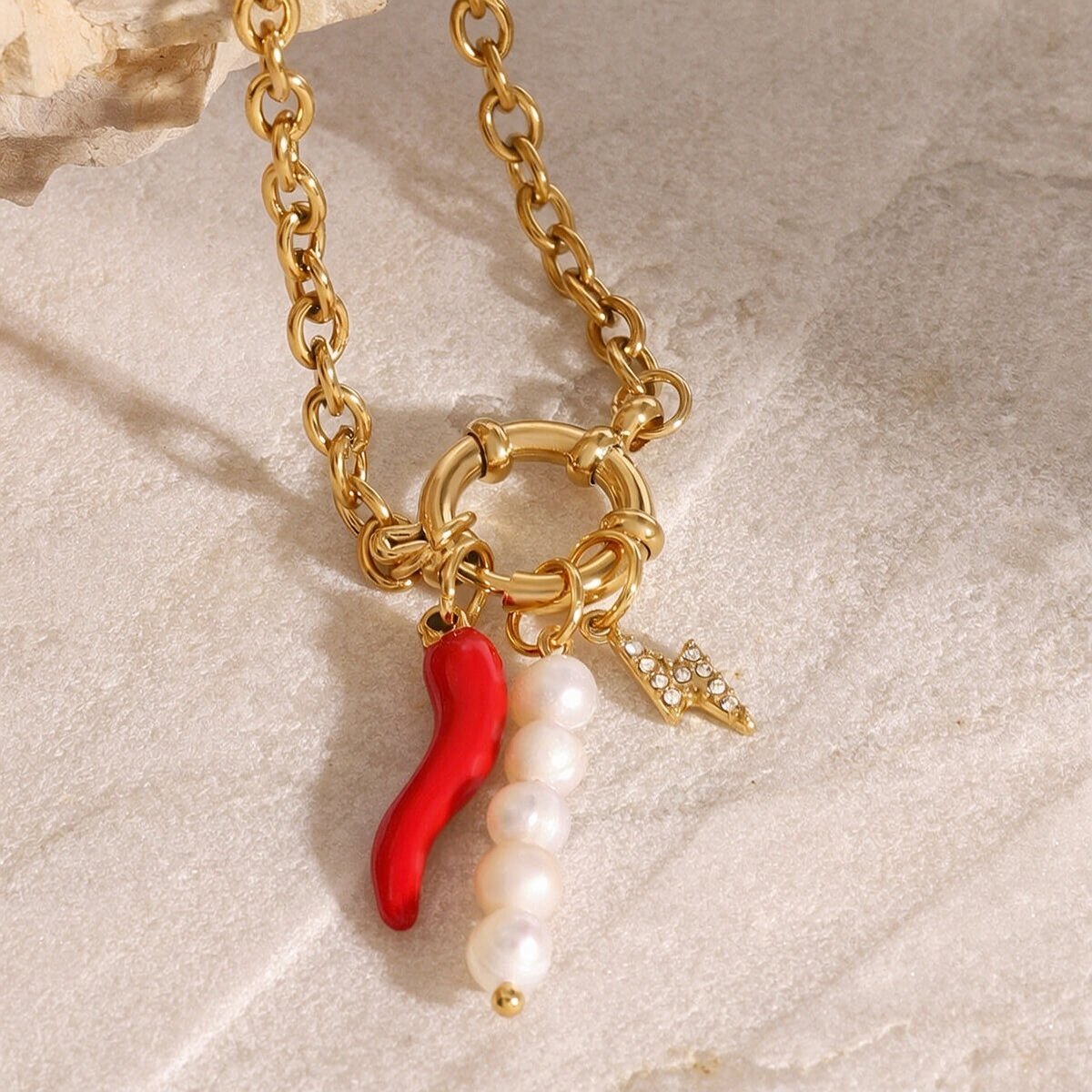 1 Piece Simple Casual Style Chili Pepper Shape Stainless Steel  Gold Plated Inlay Artificial Pearl Women's Charm Bracelet 