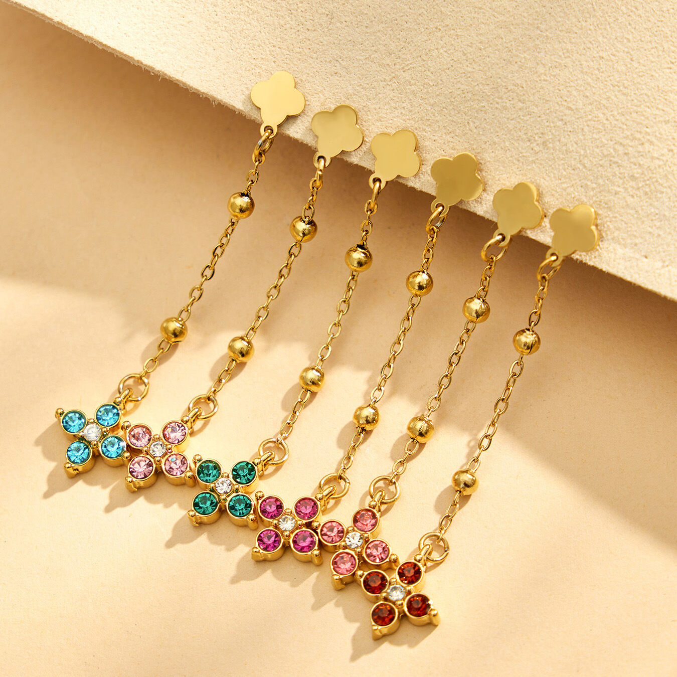 Orecchini Pendenti Da Donna Della Serie Romantic Sweet Flower In Acciaio Inossidabile, Impermeabili, Color Oro, Con Zirconi.