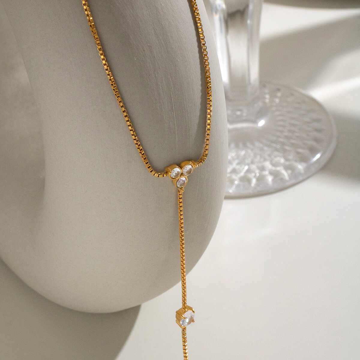Blumenförmige, Wasserdichte Damenhandkette Aus Edelstahl In Goldfarbe Mit Zirkonia h5 Bild5