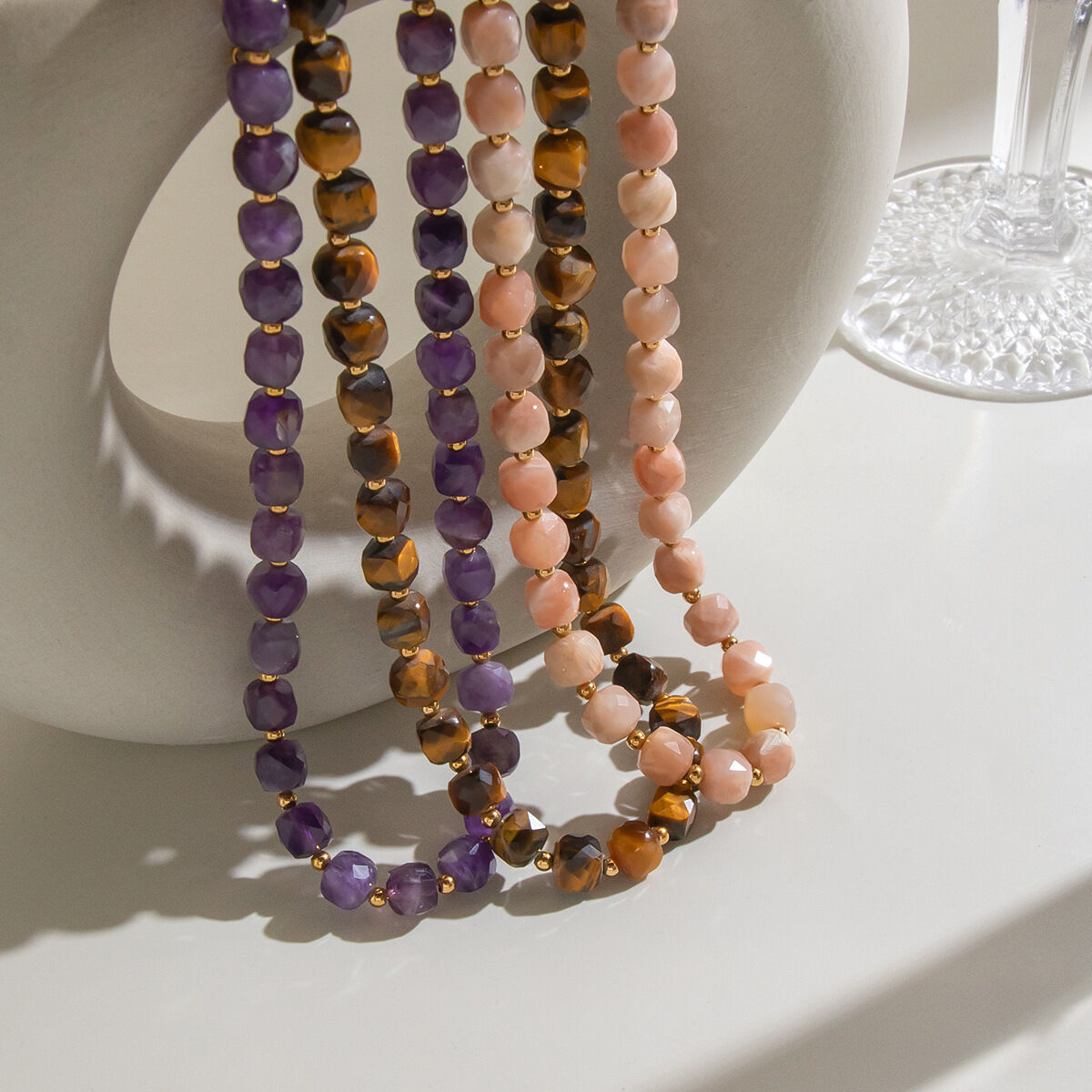 Amethyst- und Natursteinperlen, wasserdichte Edelstahl-Perlenkette für Damen