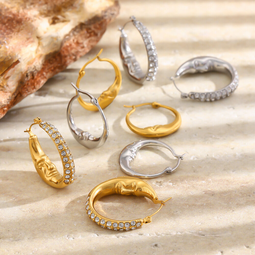 Wasserdichte Edelstahl-Ohrringe in Goldfarbe mit Strasssteinen für Damen