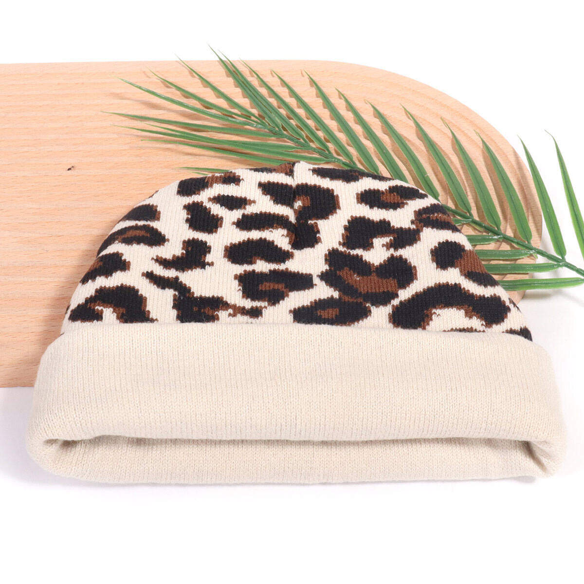 Simple Series Retro Leopard Print Mixed Color Polyester Beanie Picture4