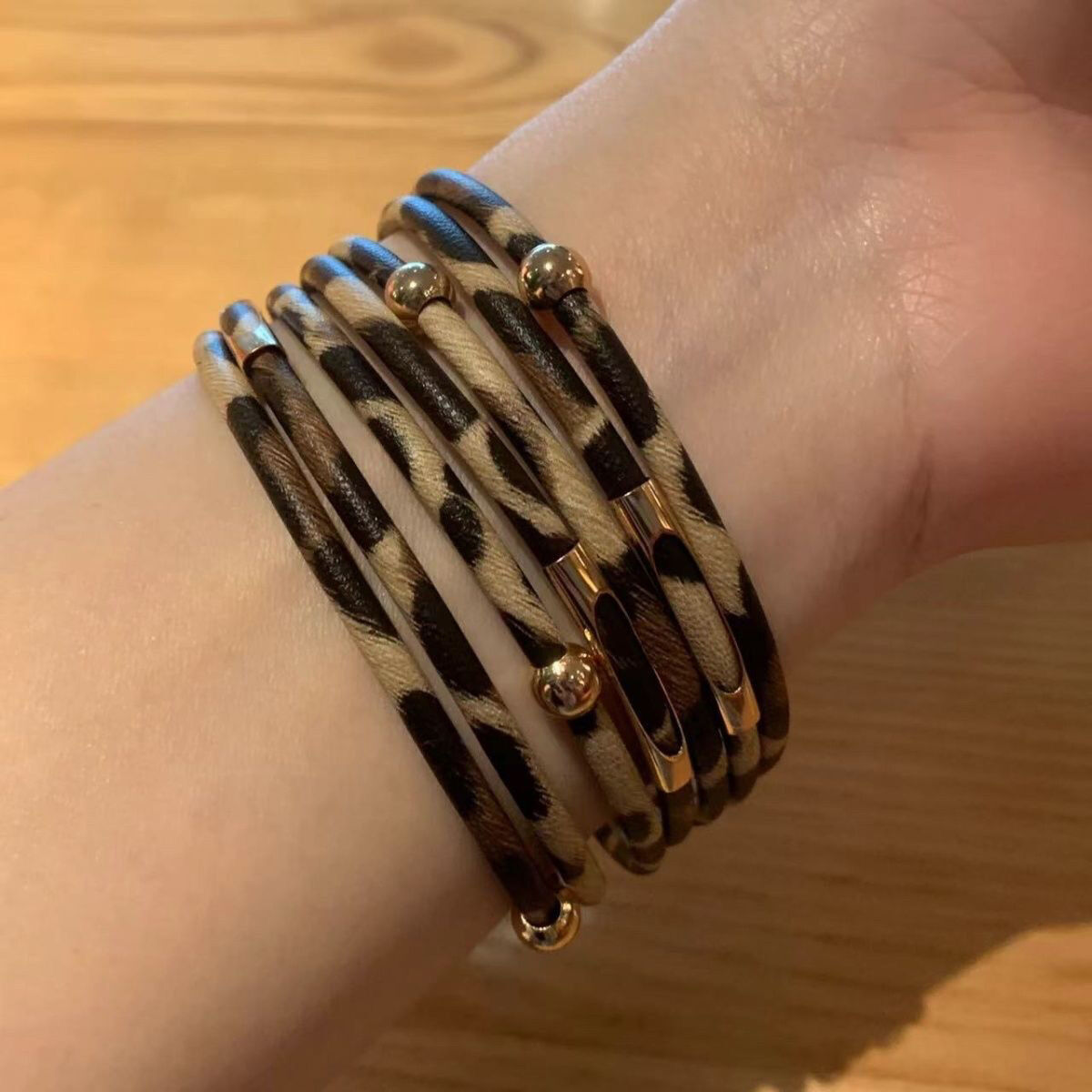 Retro Leopard Print Pu Women's Bangles Picture4