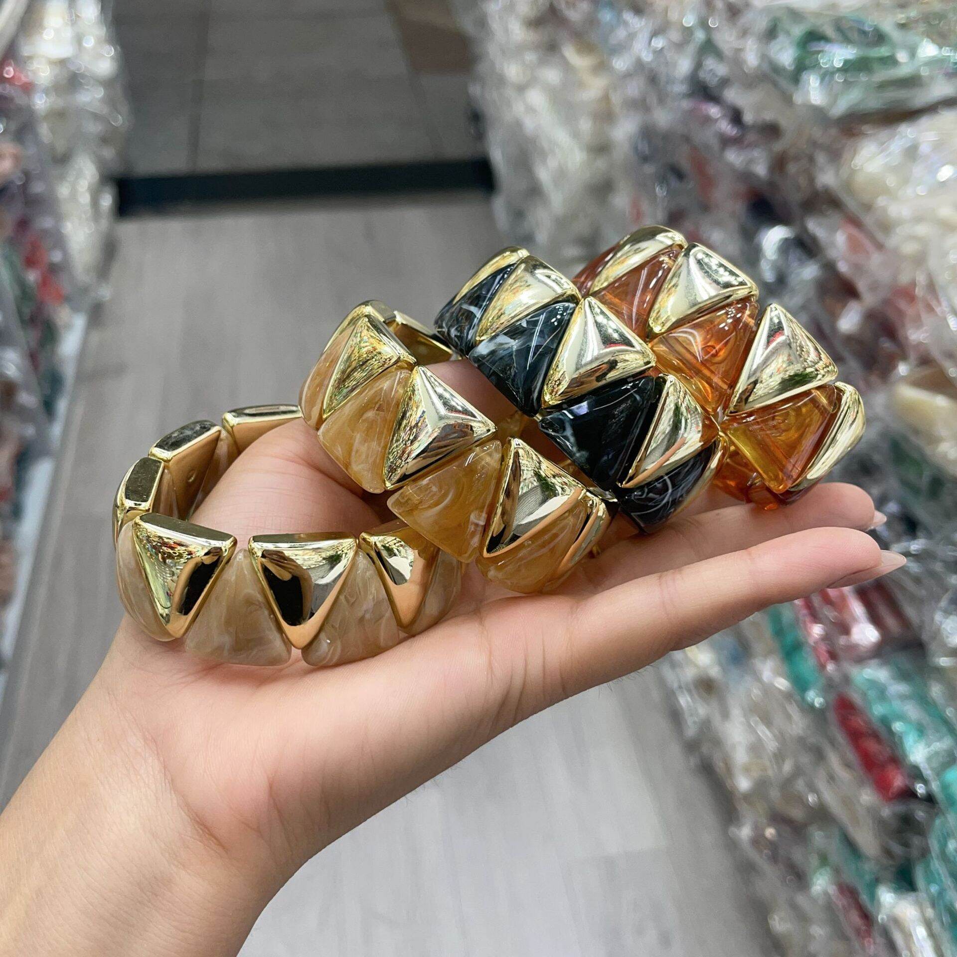 Punk Triangle Resin CCB damesarmbanden