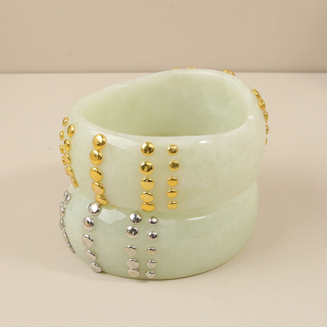 Punkkleurige Armbanden Met Klinknagels Van Hars Voor Dames Afbeelding3