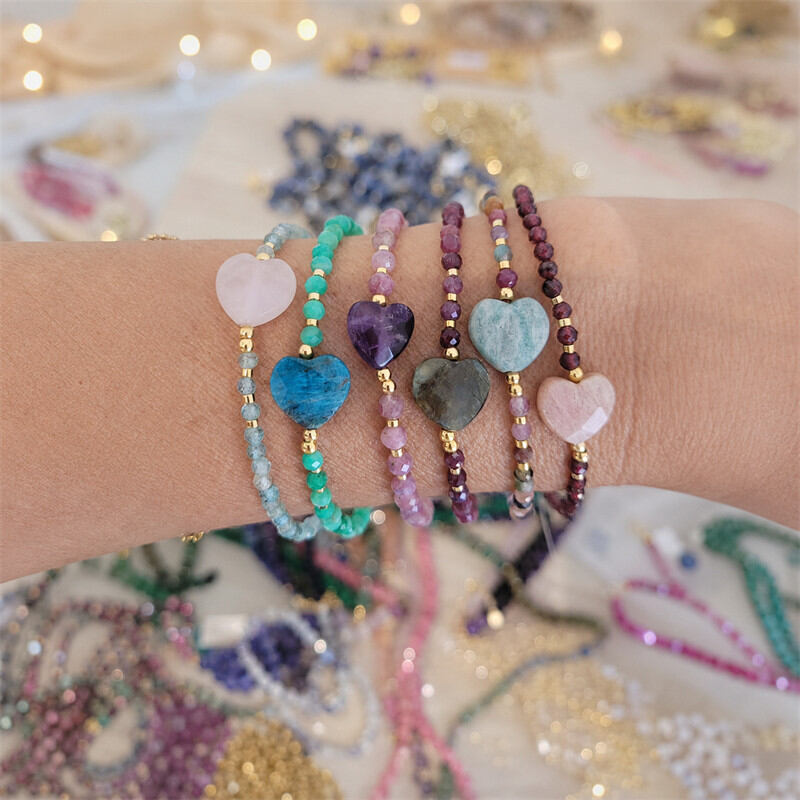 Braccialetti da donna con ciondoli a forma di cuore retrò della serie Romantic Series, con pietre naturali.