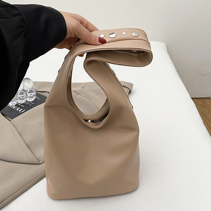 Streetwear Style Metal Hardware Studded Solid Color Rivet Pu Women's Bucket Bag Shoulder Bags h5 Picture5
