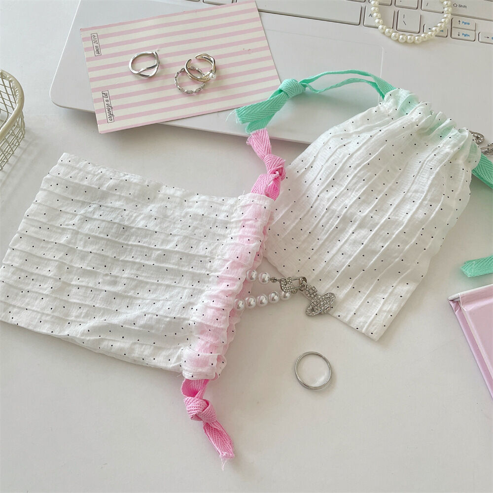 Sacchetti Regalo In Cotone A Pois Della Serie Simple. Immagine4