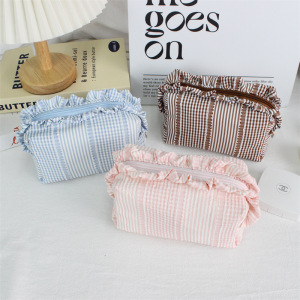Simple Series Sweet Plaid Polyester Makeup Bags h5 Picture3