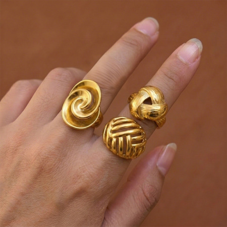 Simple Series – Unregelmäßige, hohle Edelstahlringe in Goldfarbe für jeden Tag 2