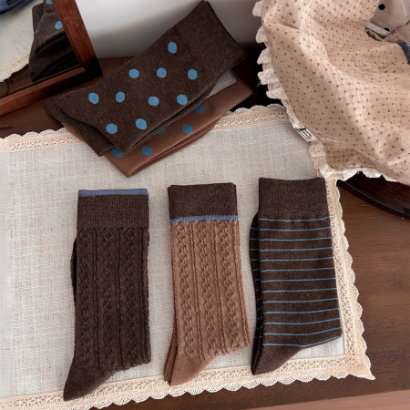 Women's Slight Bounce Retro Stripes Polka Dots Color Clash Mid-Calf Socks