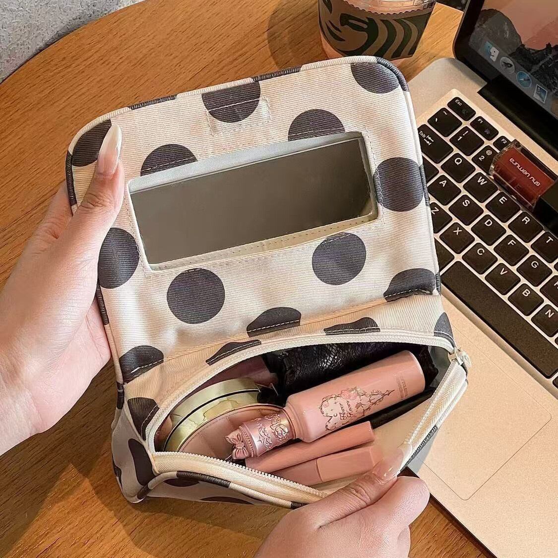 Eenvoudige Make-Uptasjes Voor Dames Van Canvas Met Stippenpatroon Afbeelding2