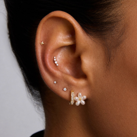 Elegante, Unregelmäßig Geformte Ohrstecker Aus Edelstahl In Goldfarbe Aus Der Romantic Series – Wasserfest 2