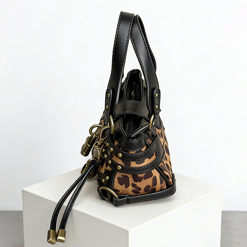 Streetwear Style Metal Hardware Patchwork Printed Studded Patchwork Leopard Print Lock Rivet Pu Women's Square Handbags Picture2
