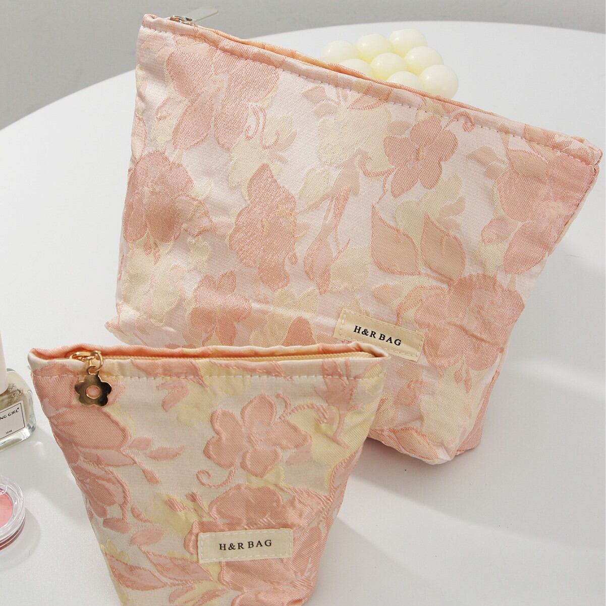 Bolsas de maquillaje de poliéster para mujer de la serie romántica con estampado floral.