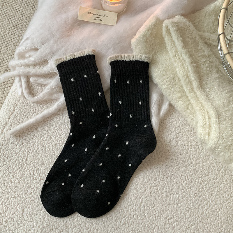 Basic Polka Dots Color Clash Wool Mid-Calf Socks