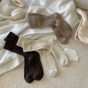 Slight Bounce Basic Solid Color Mid-Calf Socks h5 Picture2