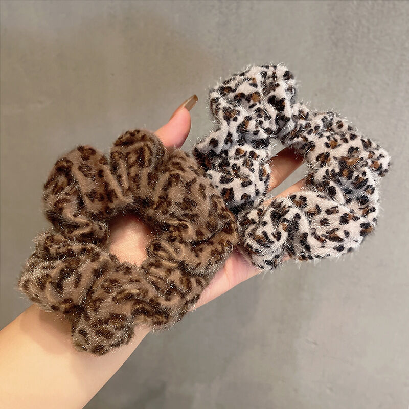 Simple Series Retro Leopard Print Velvet Scrunchies h5Picture2