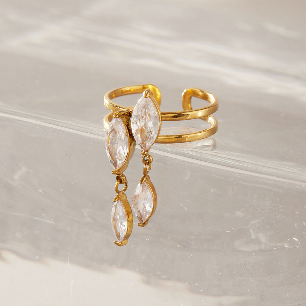 Anello Da Donna Con Zirconi, Impermeabile, In Acciaio Inossidabile Color Oro, Con Nappa A Goccia E Pietre Preziose. h5 Immagine3