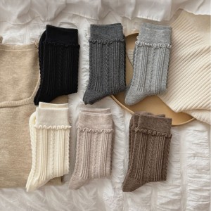 Slight Bounce Basic Solid Color Mid-Calf Socks h5 Picture2