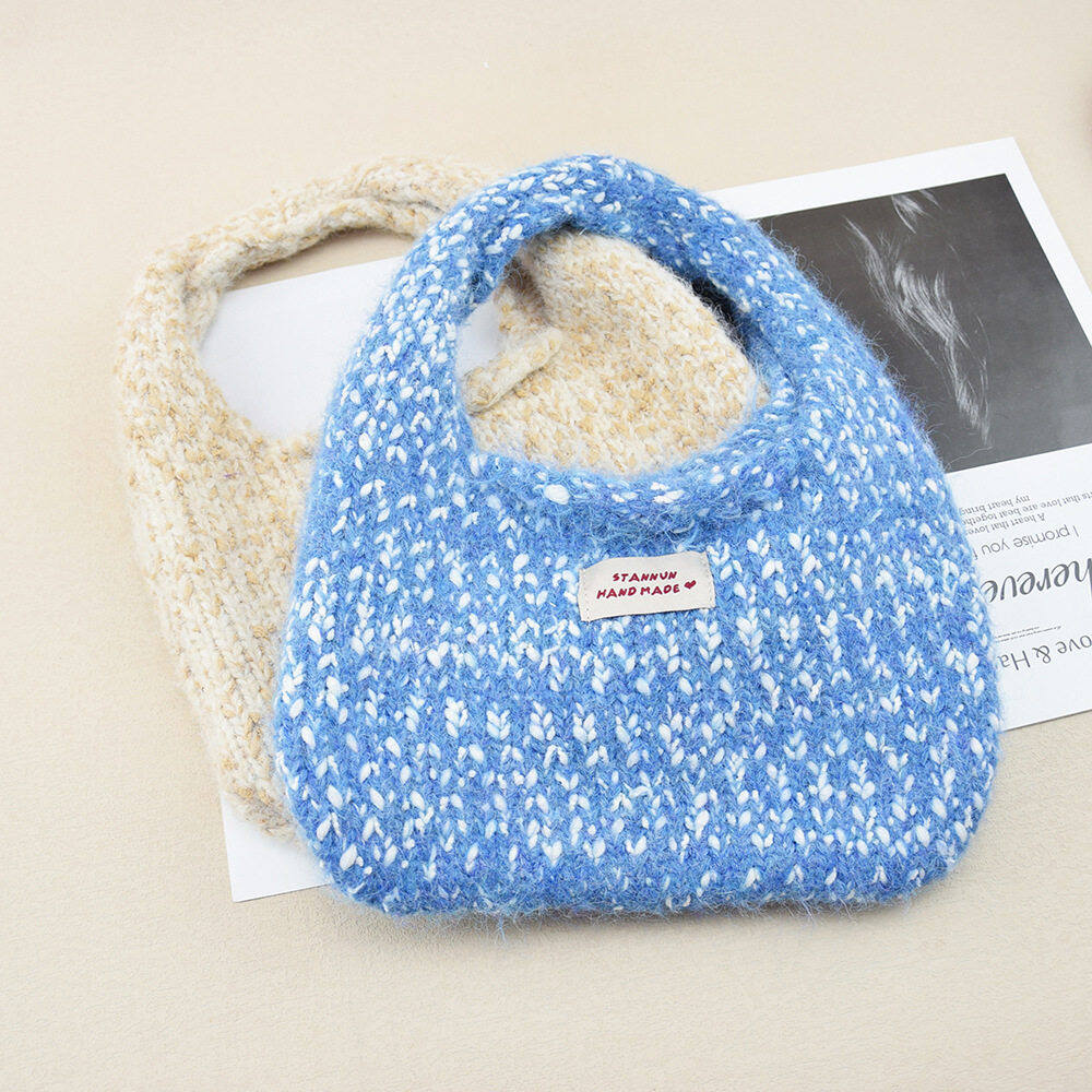Casual Style Fluffy Woven Solid Color Woven Polyester Women's Round Bag Handbags Picture4