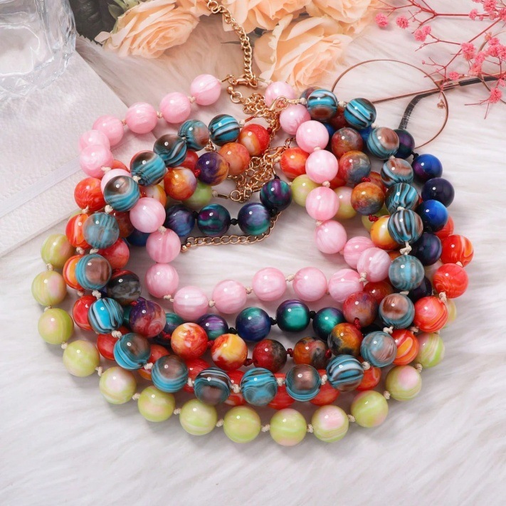 Simple Series Sweet Beads Gradient Color Acrylic Women's Beaded Necklaces Picture2