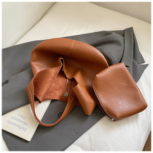 Minimalist Style None Solid Color Pu Women's Round Shoulder Bags h5 Picture3