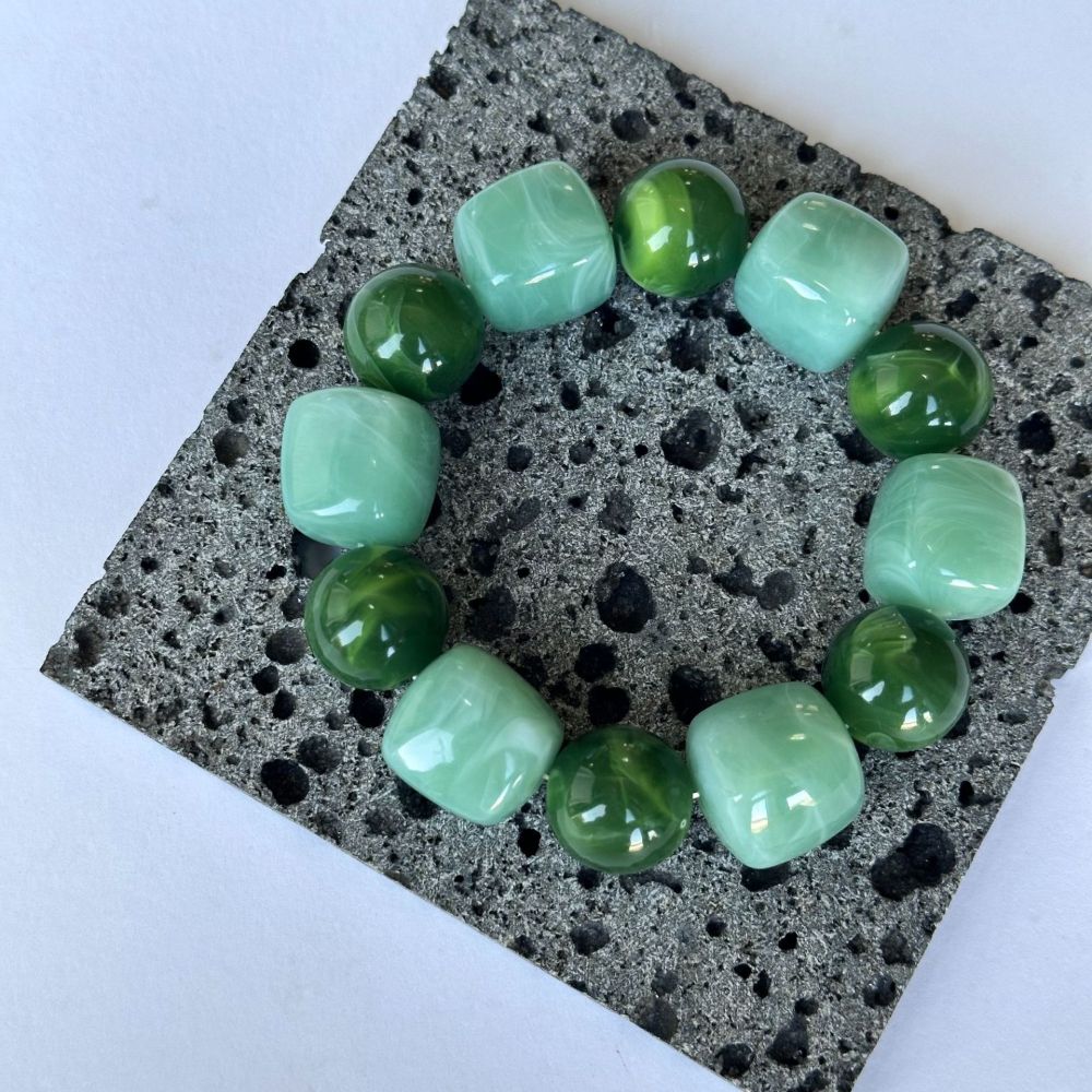 Simple Series Retro Irregular Shape Beads Gradient Color Acrylic Women's Beaded Bracelets Picture4