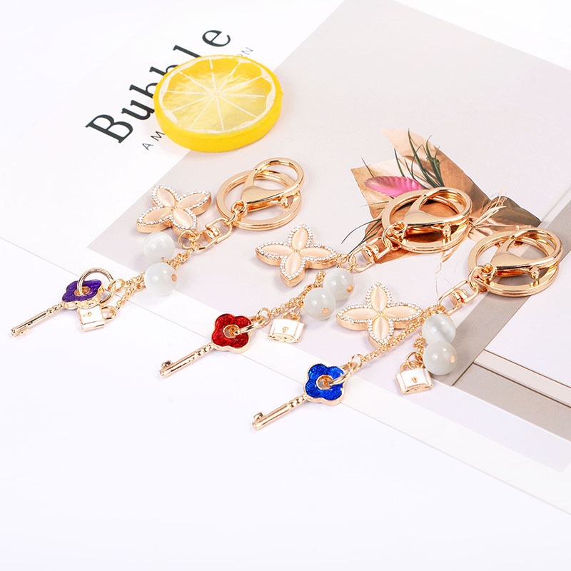 Simple Series Daily Key Chain Clover Lock Alloy Rhinestone Keychain h5Picture3