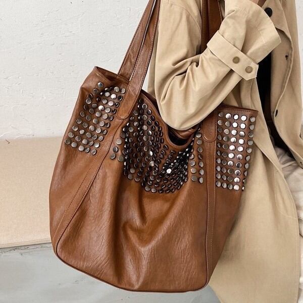 Borsa A Tracolla Quadrata Da Donna In Pu Di Alta Qualità, Stile Casual, Con Dettagli In Metallo, Borchie E Rivetti In Tinta Unita. Immagine3