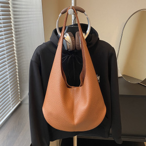Minimalist Style None Solid Color Pu Women's Round Shoulder Bags h5 Picture4