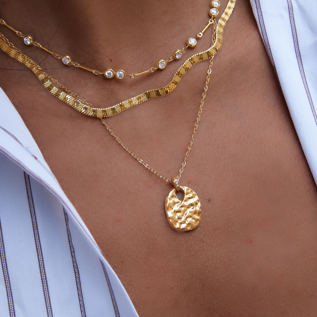 Conjunto De Collares Para Mujer De Acero Inoxidable Con Circonitas Color Oro, Resistentes Al Agua Y Con Diseño Retro Martillado. Imagen2