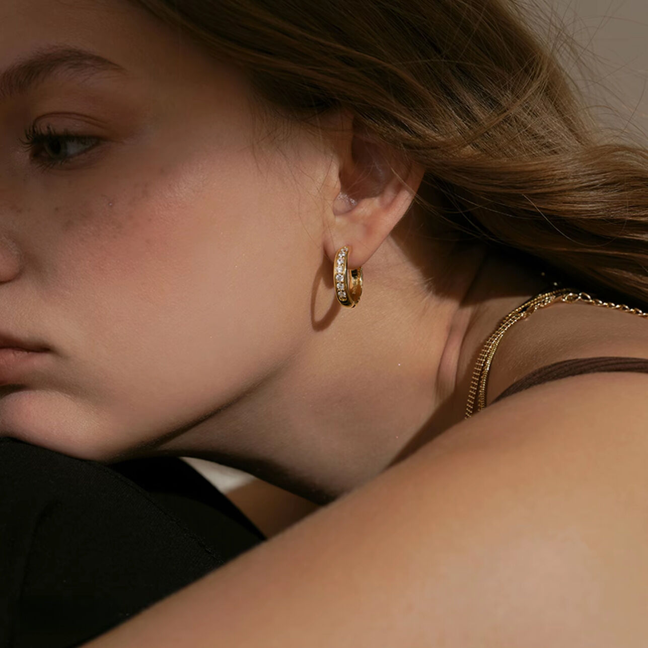 Eenvoudige Serie Elegante Gedraaide Kopergouden Oorringen Voor Dames Afbeelding3