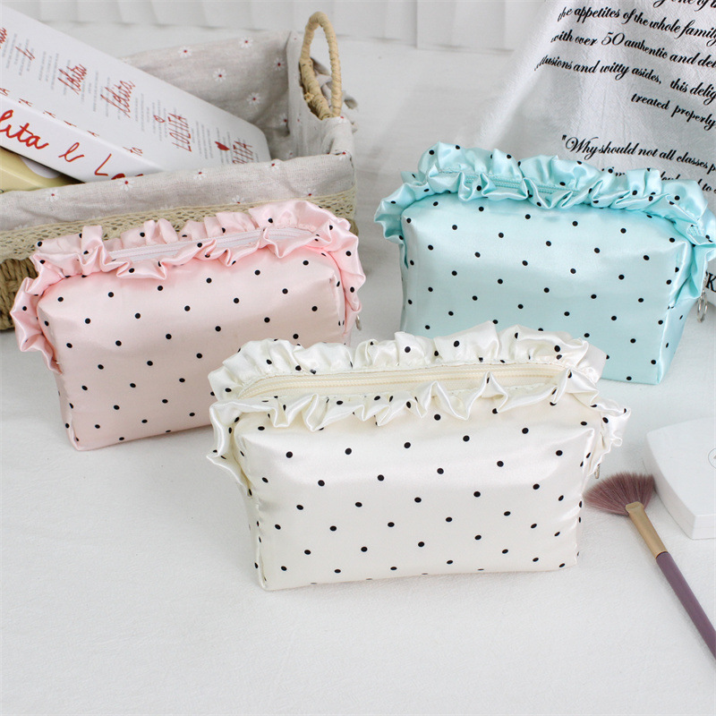 Simple Series Sweet Solid Color Polka Dots Polyester Makeup Bags Picture2