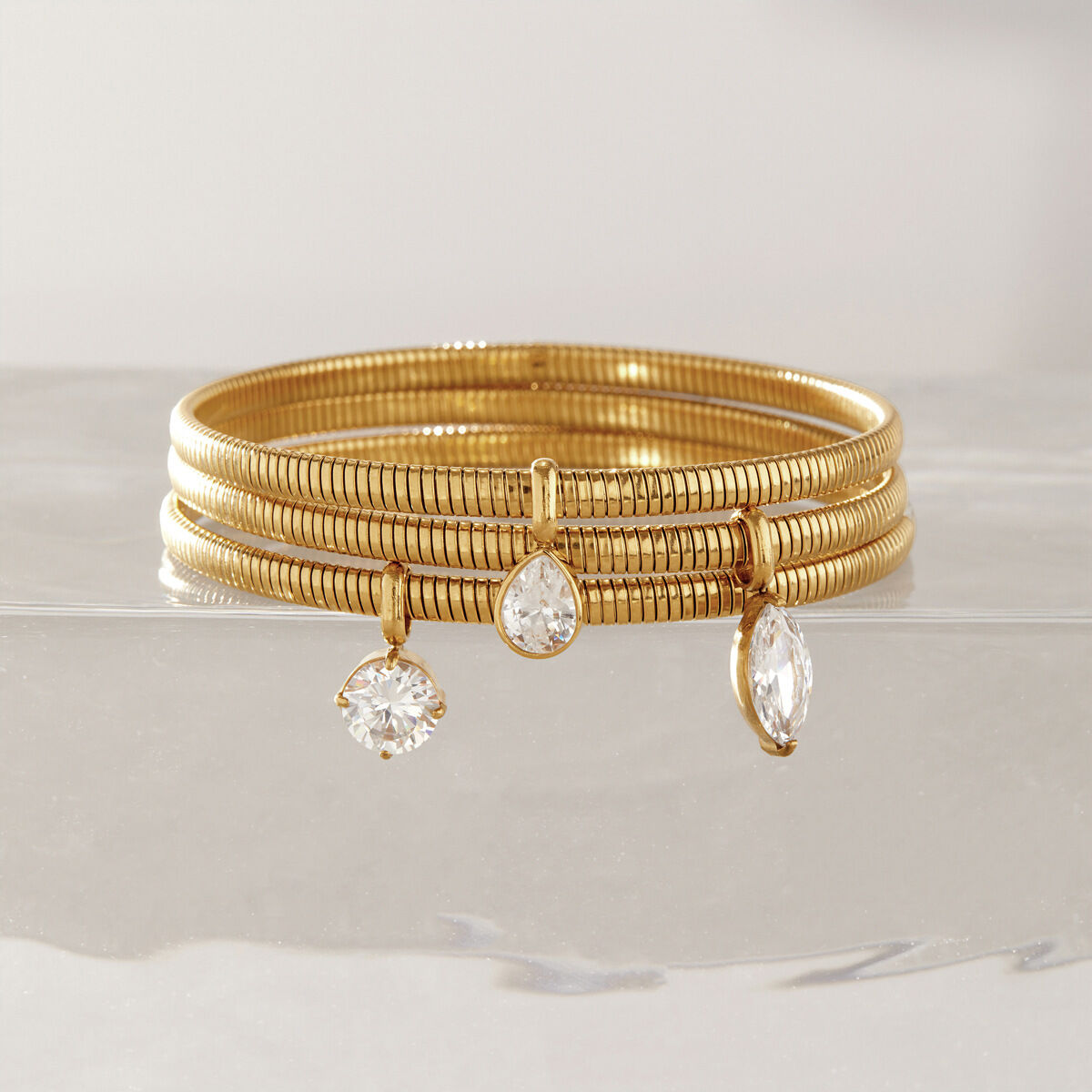 Braccialetti da donna semplici con ciondoli a goccia in acciaio inossidabile, impermeabili, color oro.