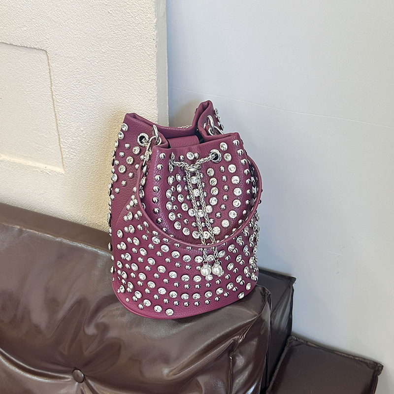 Streetwear Style Studded Solid Color Rivet Pu Women's Bucket Handbags Picture3