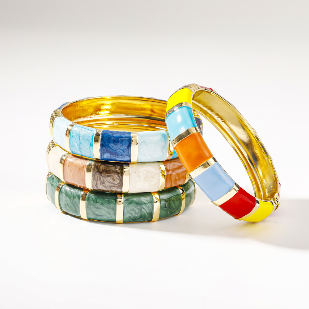 Romantic Series Elegant Mixed Color Gradient Color Dripping Enamel Alloy Gold Color Women's Bangles h5Picture2