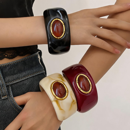 Simple Series Retro Irregular Shape Gradient Color Ellipse Shape Resin Women's Bangles