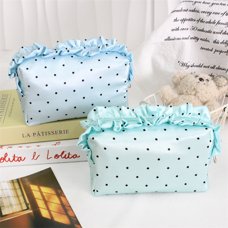 Simple Series Sweet Solid Color Polka Dots Polyester Makeup Bags Picture4