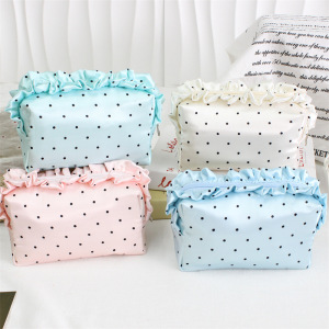 Simple Series Sweet Solid Color Polka Dots Polyester Makeup Bags h5 Picture3