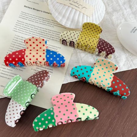 Pinzas para el cabello de PVC de colores variados con lunares de la serie Simple Daily