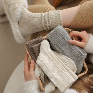 Slight Bounce Basic Solid Color Mid-Calf Socks h5 Picture3