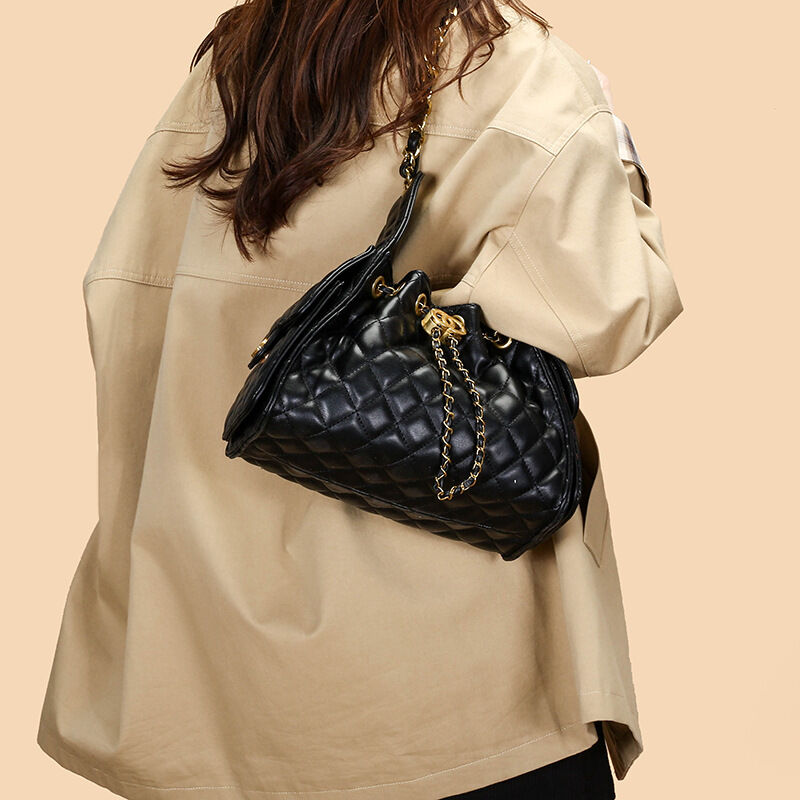 Borsa A Tracolla Quadrata Da Donna In Stile Casual Con Cuciture Trapuntate, Dettagli In Metallo E Catena In Tinta Unita, In Pu Di Alta Qualità. h5Immagine3