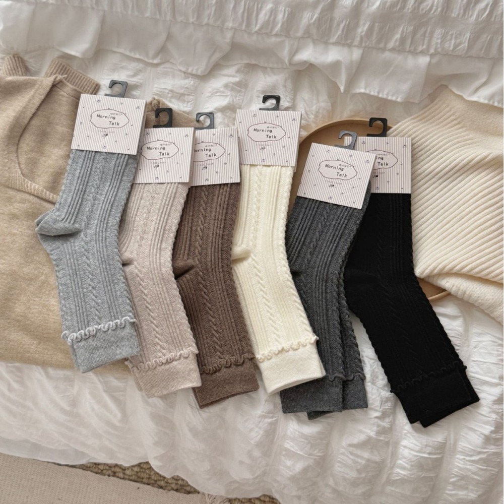 Slight Bounce Basic Solid Color Mid-Calf Socks Picture3