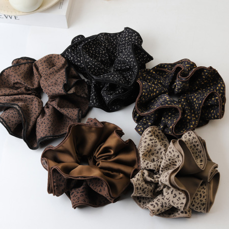Haargummis aus Stoff mit Retro-Blumen-Patchwork und Leopardenmuster aus der Simple-Serie 2