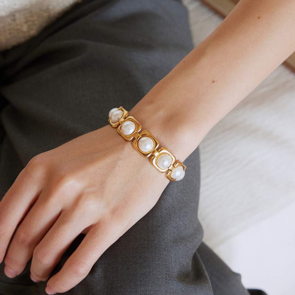 Classic Series Elegant Patchwork Geometric Shape Stainless Steel Waterproof Gold Color Women's Bangles h5Picture2