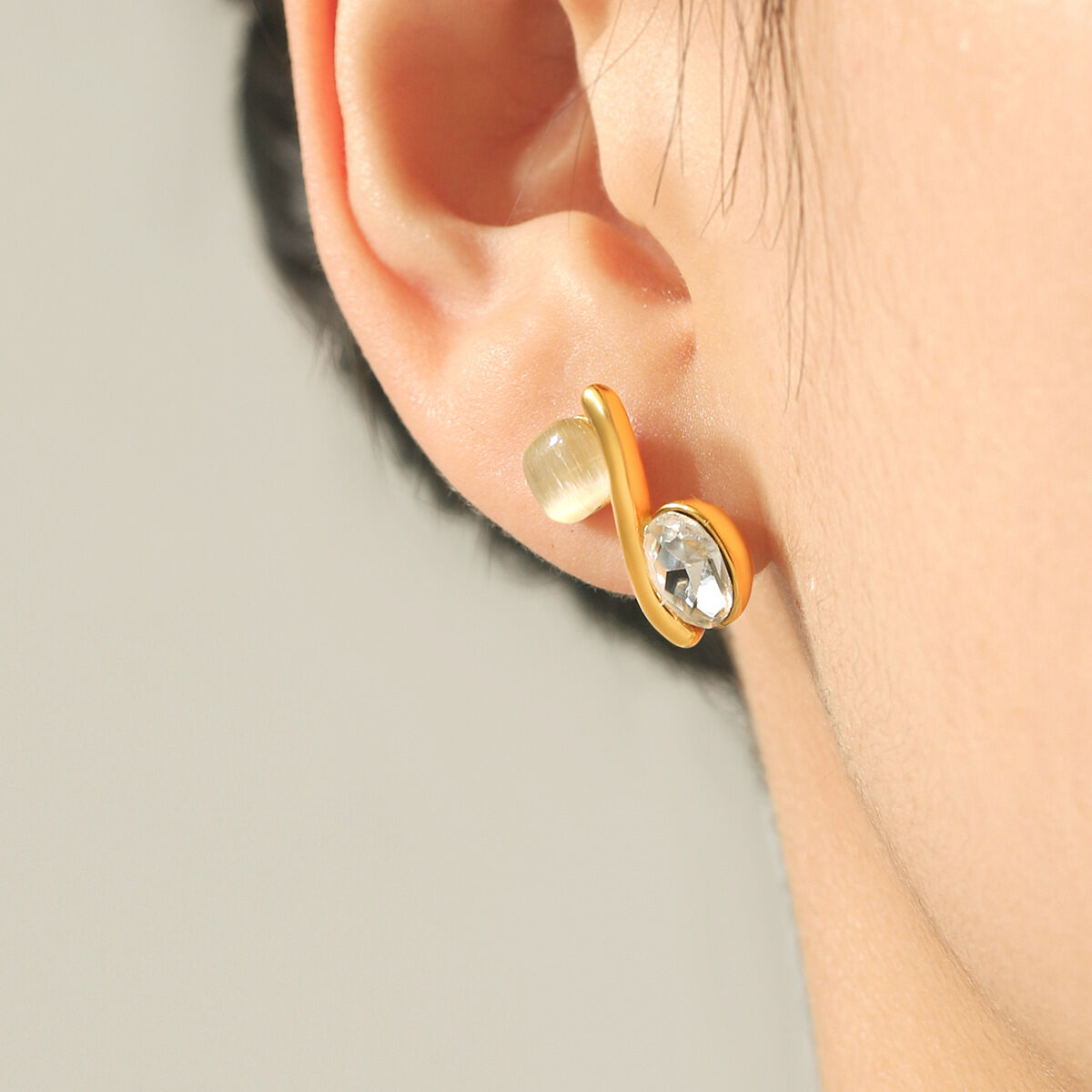 Pendientes De Botón Para Mujer De La Serie Simple, De Forma Irregular, De Acero Inoxidable, Resistentes Al Agua, Color Dorado Y Con Piedra Natural. Imagen4